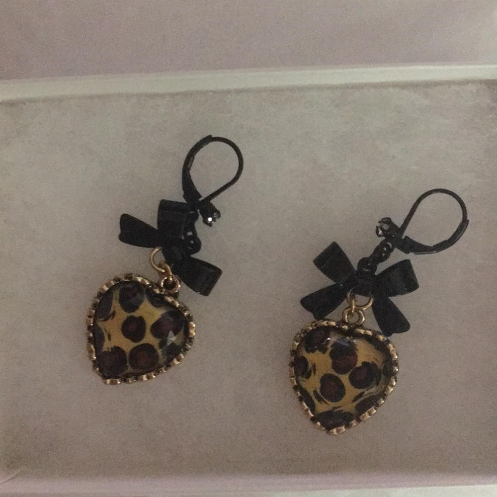 Betsey johnson cheetah heart earrings